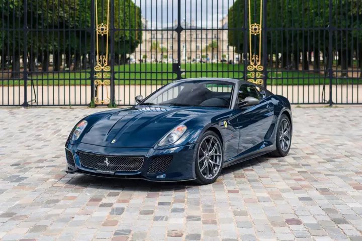 Ferrari 599 GTO painted in Blu Scozia and Grigio Silverstone Opaco