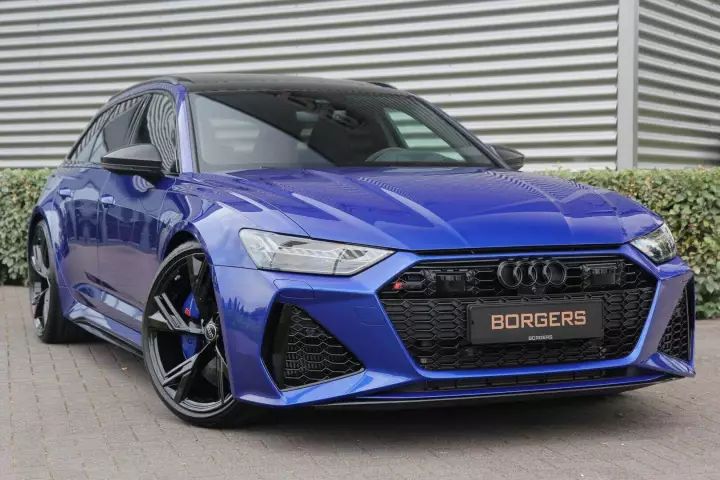 Audi RS6 Avant (C8) painted in Ultra Blue
