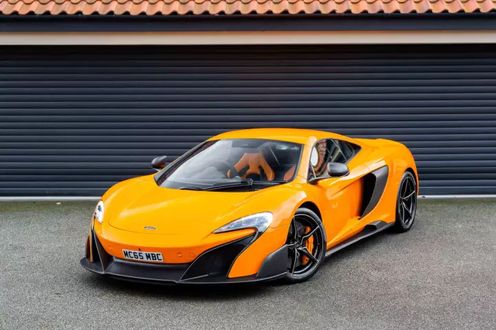 McLaren 675LT painted in McLaren Orange