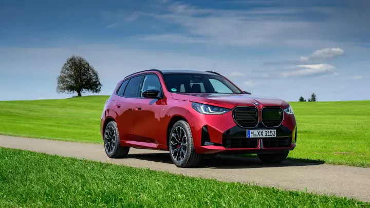 BMW X3 (G45) painted in Fire Red