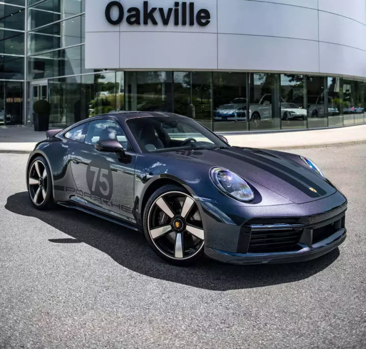 Porsche 911 Sport Classic (992) painted in Shifting Carbon Chromaflair