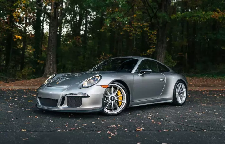 Porsche 911 R (991) painted in GT Silver Metallic