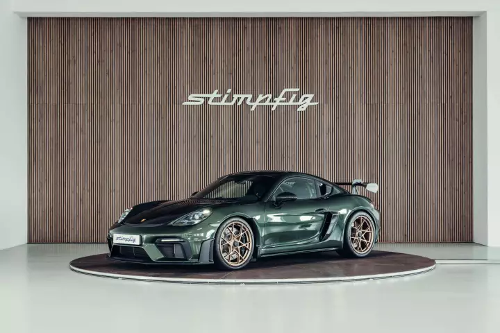 Porsche 718 Cayman GT4 RS (982) painted in Oak Green Metallic