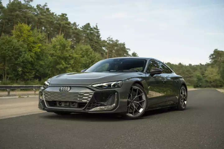 Audi RS e-tron GT painted in Nimbus Grey