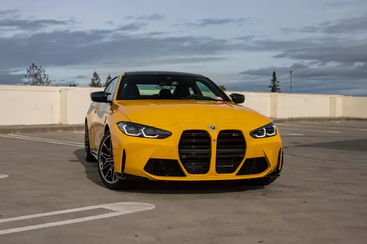 BMW M4 (G82) painted in Speed Yellow