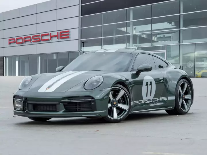 Porsche 911 Sport Classic (992) painted in Oak Green Metallic