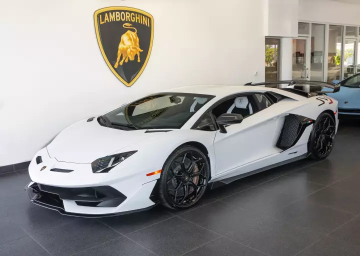 Lamborghini Aventador SVJ (LP770-4) painted in Bianco Phanes