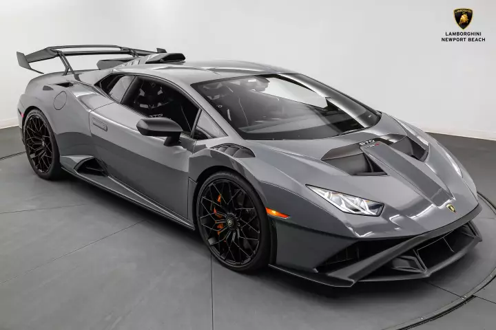 Lamborghini Huracán STO (LP640-2) painted in Grigio Telesto