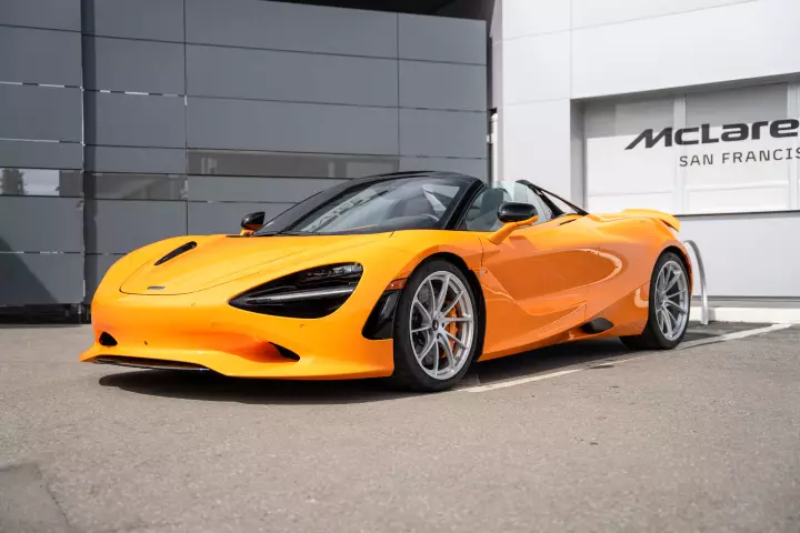 McLaren 750S Spider painted in McLaren Orange