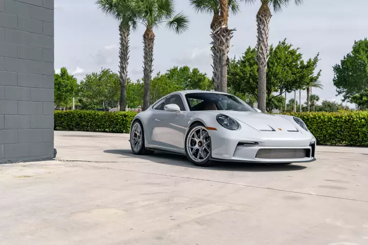 Porsche 911 S/T (992) painted in Ice Grey Metallic