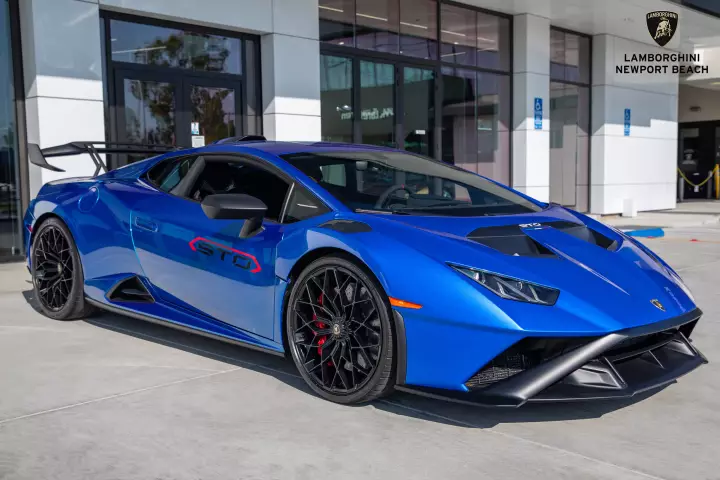 Lamborghini Huracán STO (LP640-2) painted in Blu Nethuns