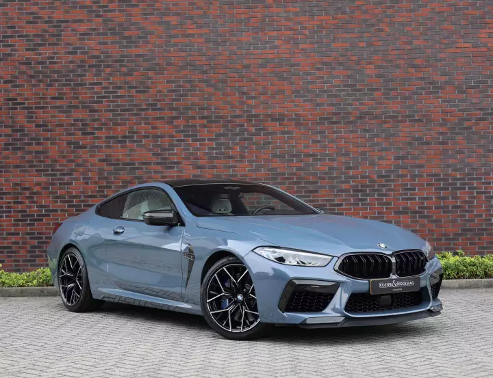 BMW M8 (F92) painted in Barcelona Blue