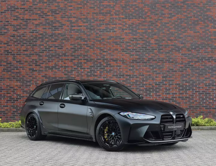 BMW M3 Touring (G81) painted in Frozen Black