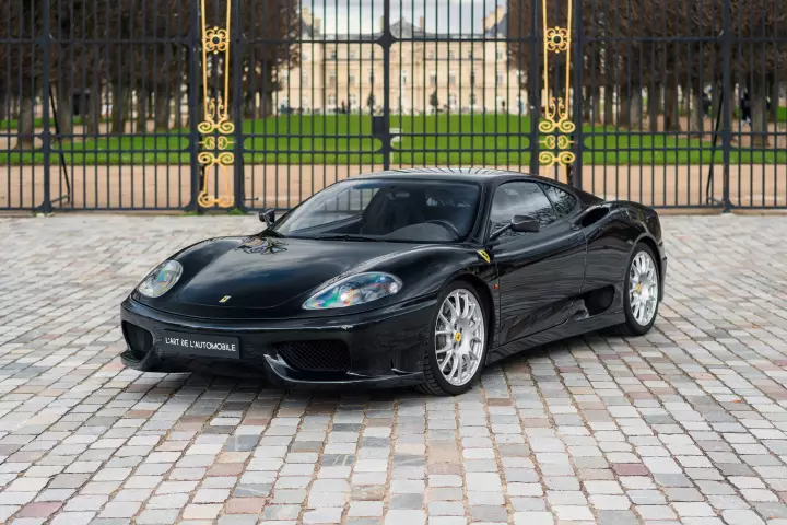 Ferrari 360 Challenge Stradale painted in Nero Daytona