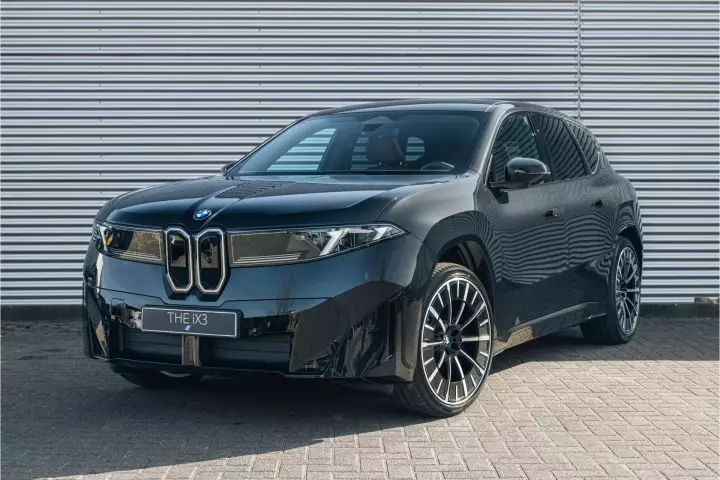 BMW iX3 (NA5) painted in Sapphire Black