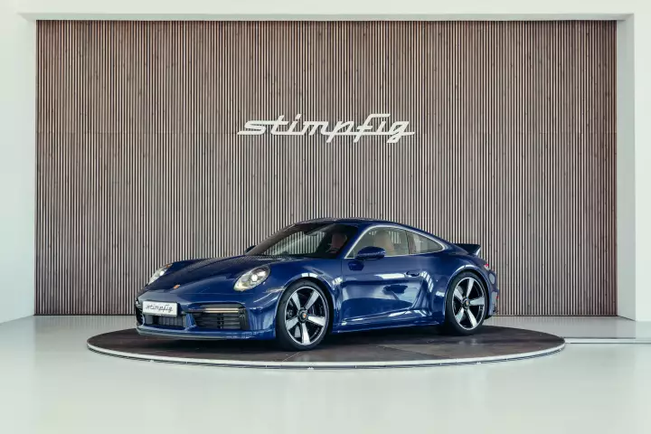 Porsche 911 Sport Classic (992) painted in Albert Blue