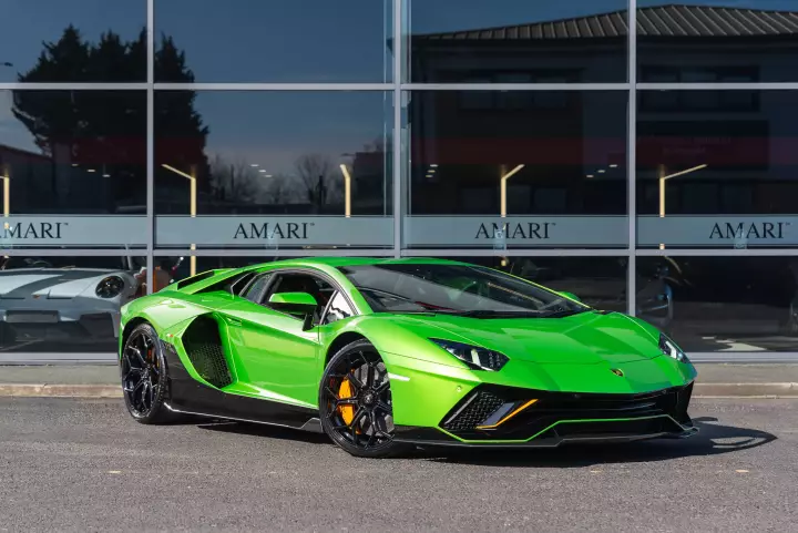 Lamborghini Aventador Ultimae (LP780-4) painted in Verde Selvans
