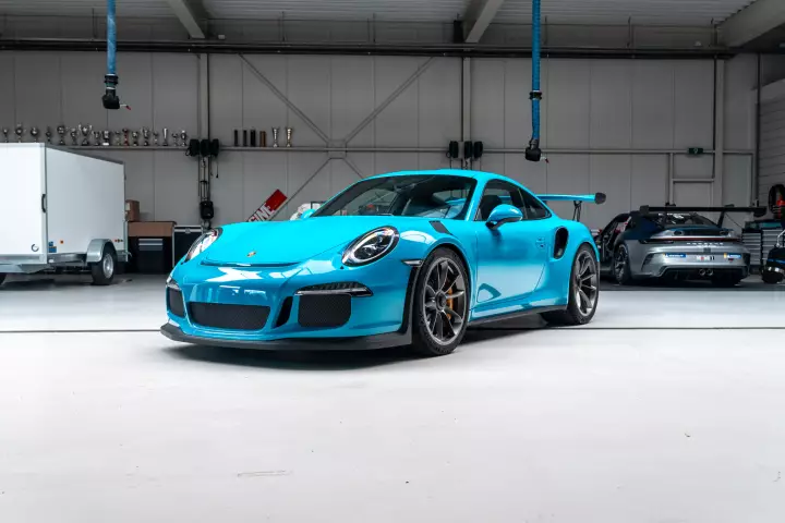 Porsche 911 GT3 RS (991.1) painted in Miami Blue