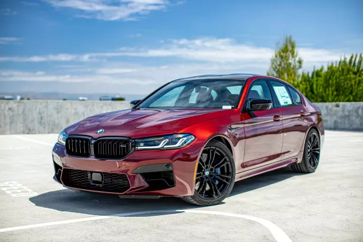 BMW M5 (F90) painted in Aventurine Red II
