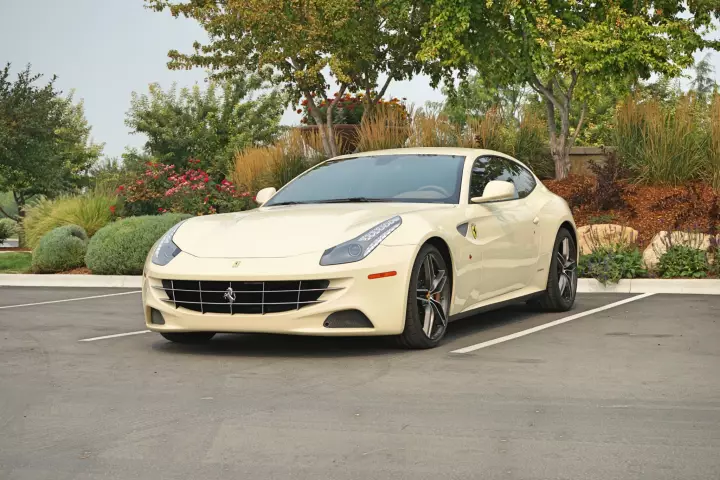 Ferrari FF painted in Avorio