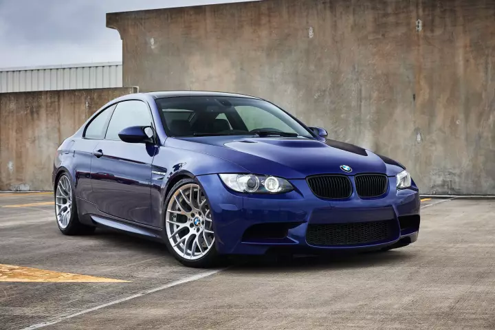 BMW M3 Coupé (E92) painted in Interlagos Blue