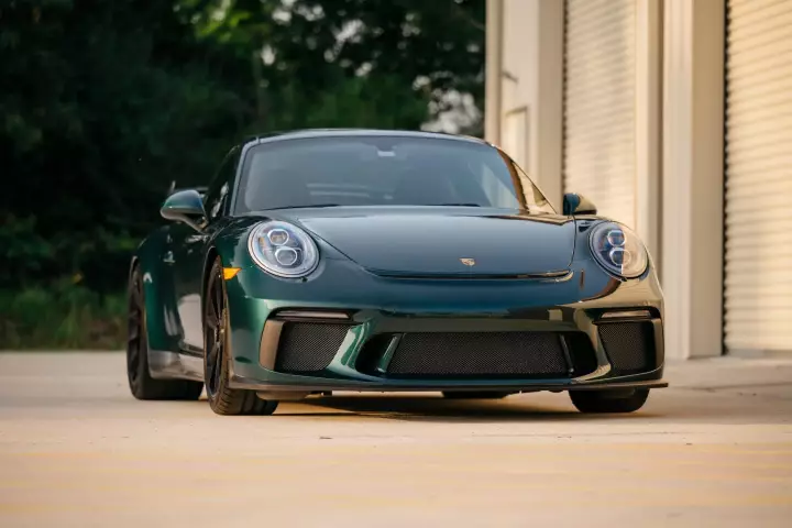 Porsche 911 GT3 (991.2) painted in Jet Green Metallic