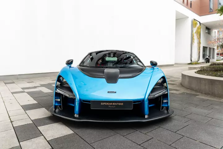 McLaren Senna painted in Kingfisher Blue
