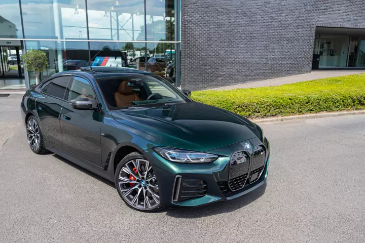 BMW i4 (G26) painted in Oxford Green II