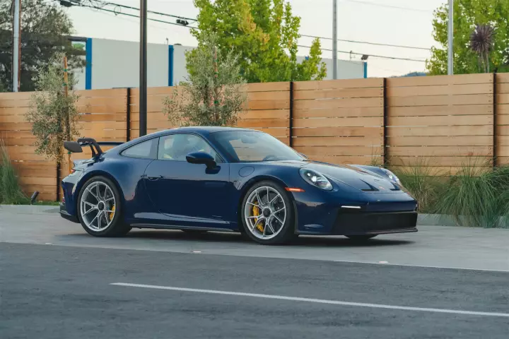 Porsche 911 GT3 (992.1) painted in Albert Blue