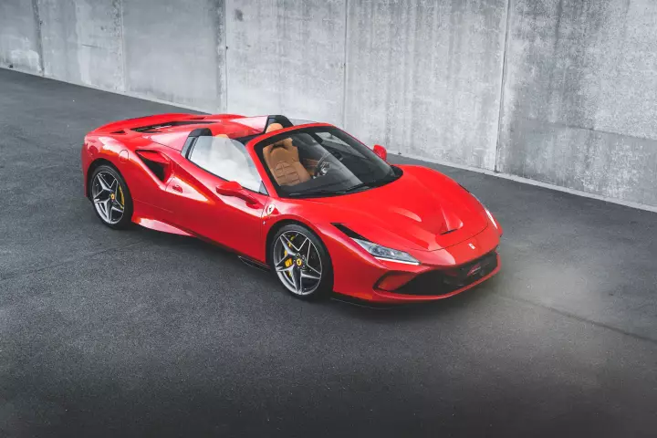 Ferrari F8 Spider painted in Rosso Corsa