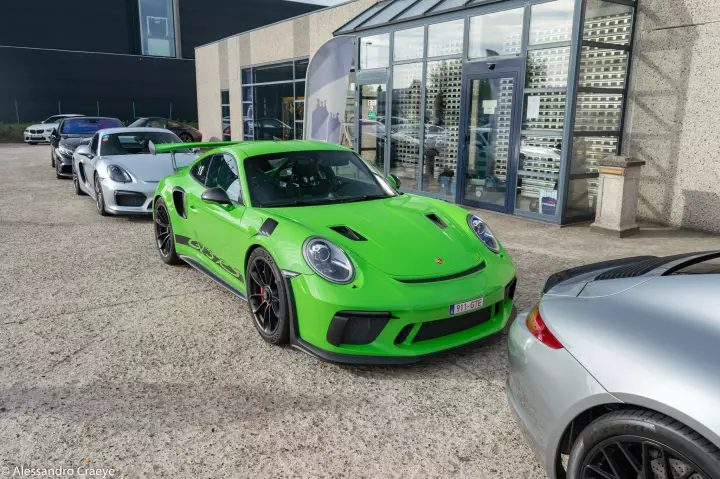Porsche 911 GT3 RS (991.2) painted in Lizard Green