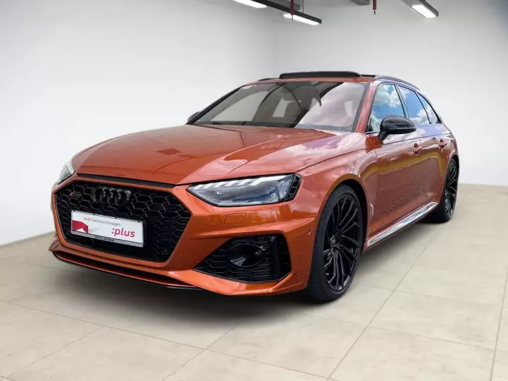 Audi RS4 Avant (B9) painted in Orange Flame