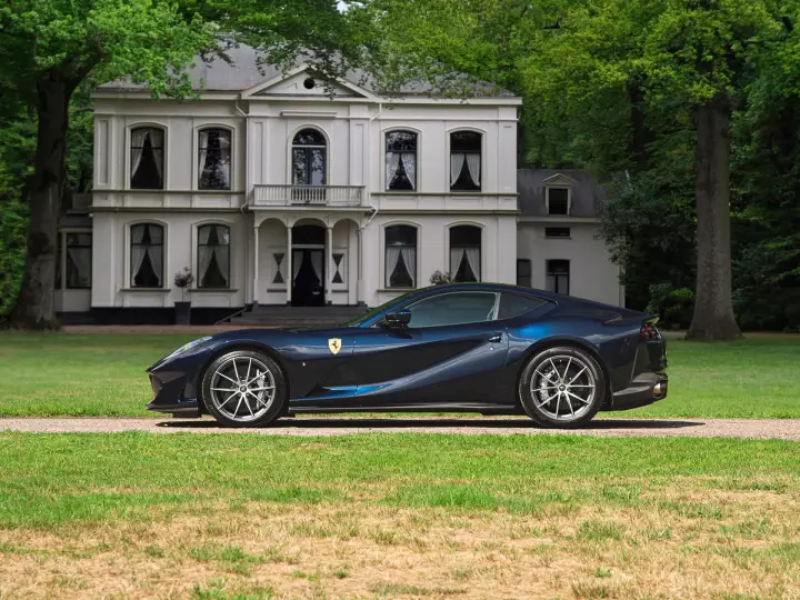 Ferrari 812 Superfast painted in Blu Micalizzato