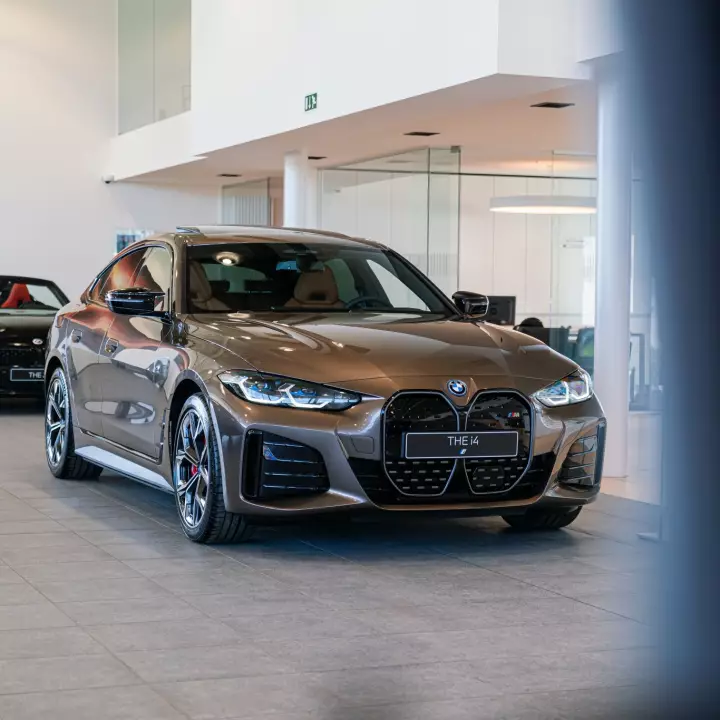 BMW i4 (G26) painted in Sepang Bronze