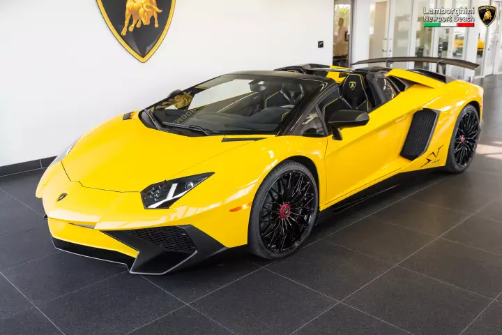Lamborghini Aventador SuperVeloce Roadster (LP750-4) painted in New Giallo Orion