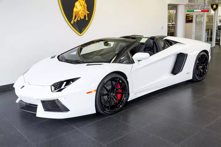 Lamborghini Aventador Roadster (LP700-4) painted in Bianco Isis