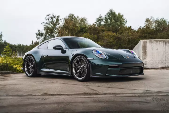 Porsche 911 GT3 Touring (992.1) painted in Forest Green Metallic