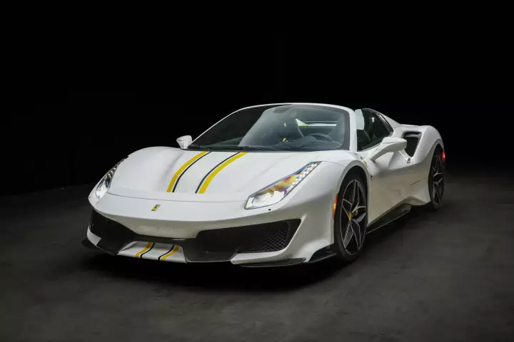 Ferrari 488 Pista Spider painted in Bianco King
