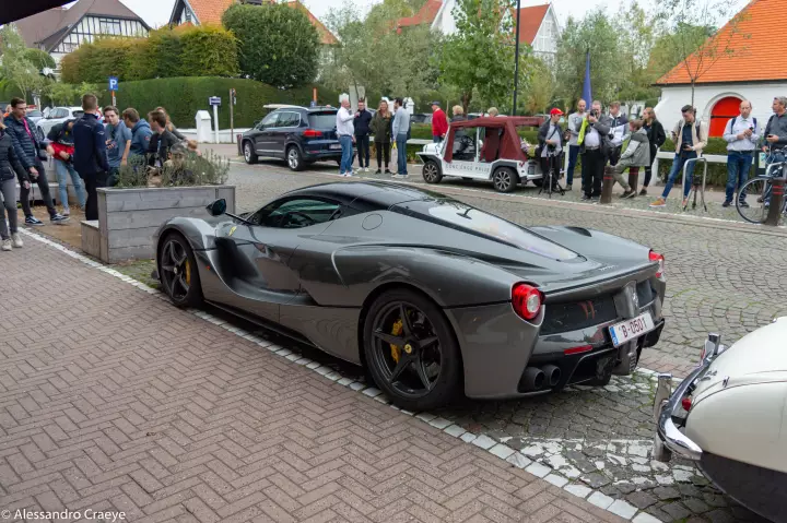 Ferrari LaFerrari painted in Grigio Ferro
