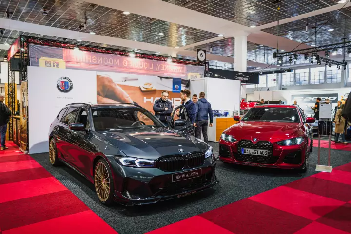 Alpina B3 / D3 Touring (G21) painted in Orinoco