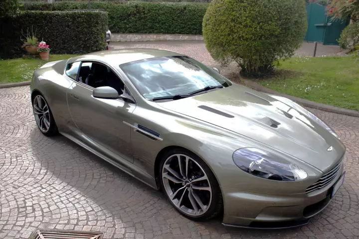 Aston Martin DBS (2007) painted in California Sage