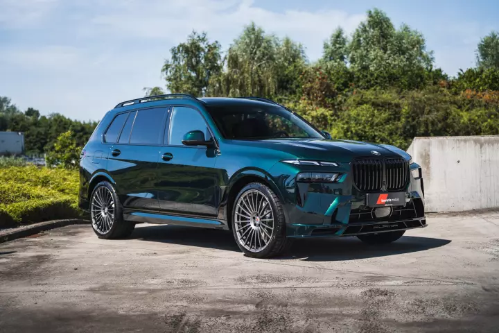 Alpina XB7 (G07) painted in Alpina Green II