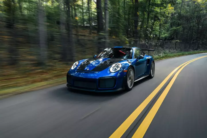 Porsche 911 GT2 RS (991) painted in Cobalt Blue Metallic