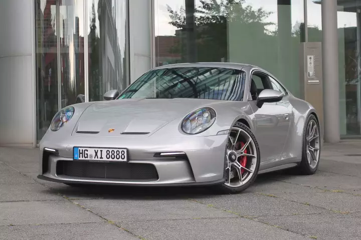Porsche 911 GT3 Touring (992.1) painted in GT Silver Metallic