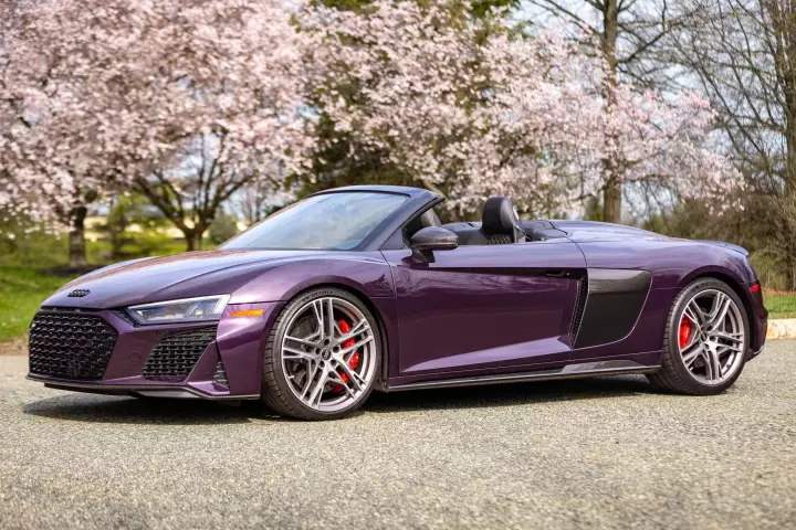 Audi R8 Spyder (4S) painted in Merlin
