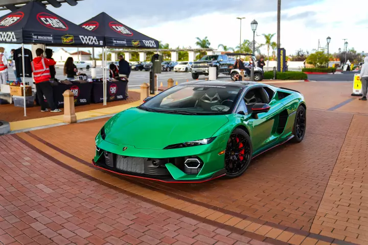Lamborghini Temerario painted in Verde Mercurius