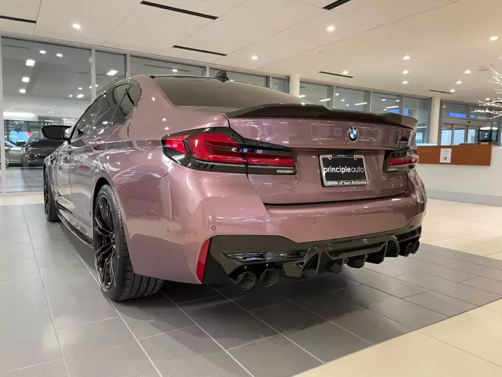 BMW M5 (F90) painted in Velvet Orchid II