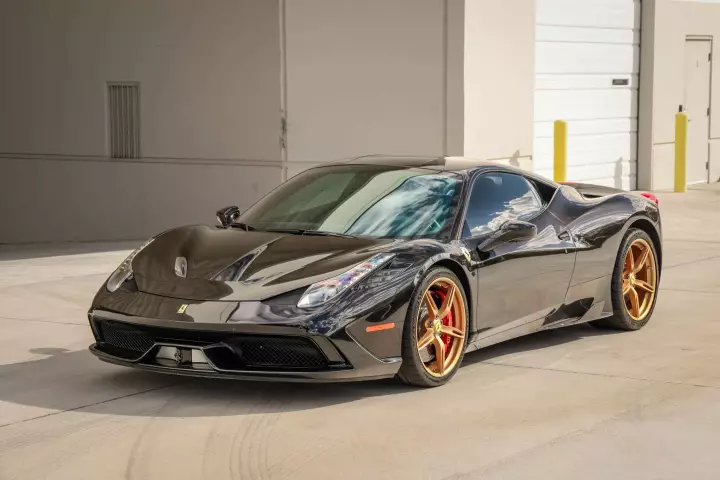 Ferrari 458 Speciale painted in Nero Daytona