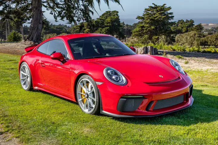 Porsche 911 GT3 Touring (991.2) painted in Carmine Red