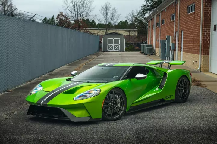Ford GT Carbon Series painted in Snakeskin Green